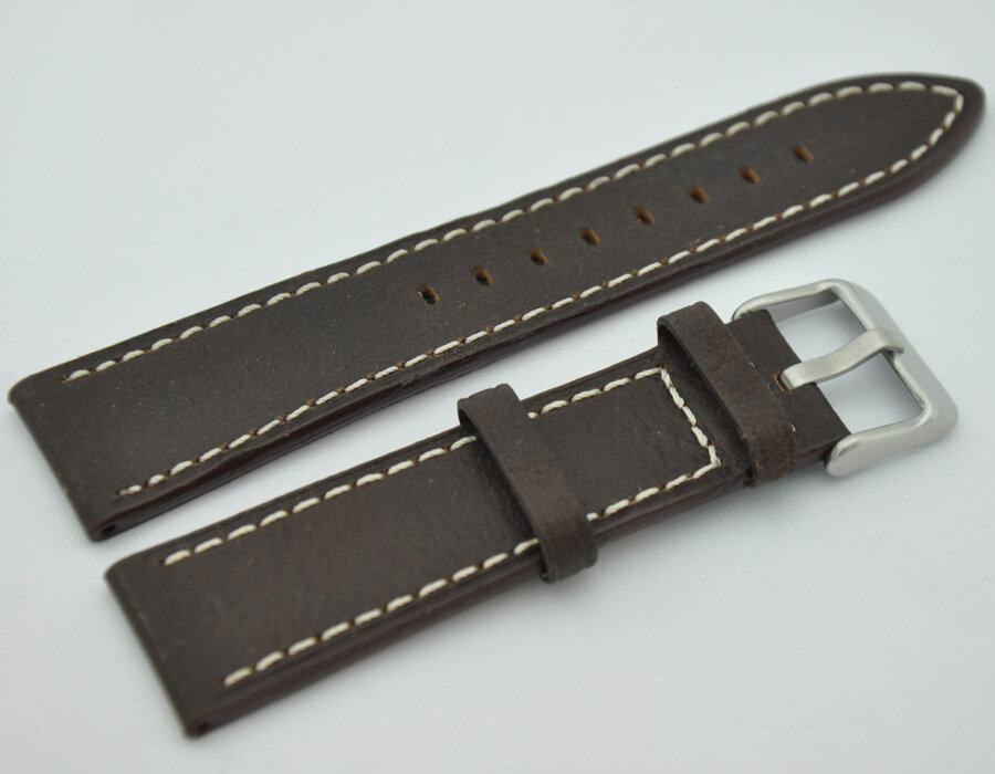 Часы с ремешком. Кожаный ремешок для часов. Ремень для часов кожаный. Кожаный часовой ремешок